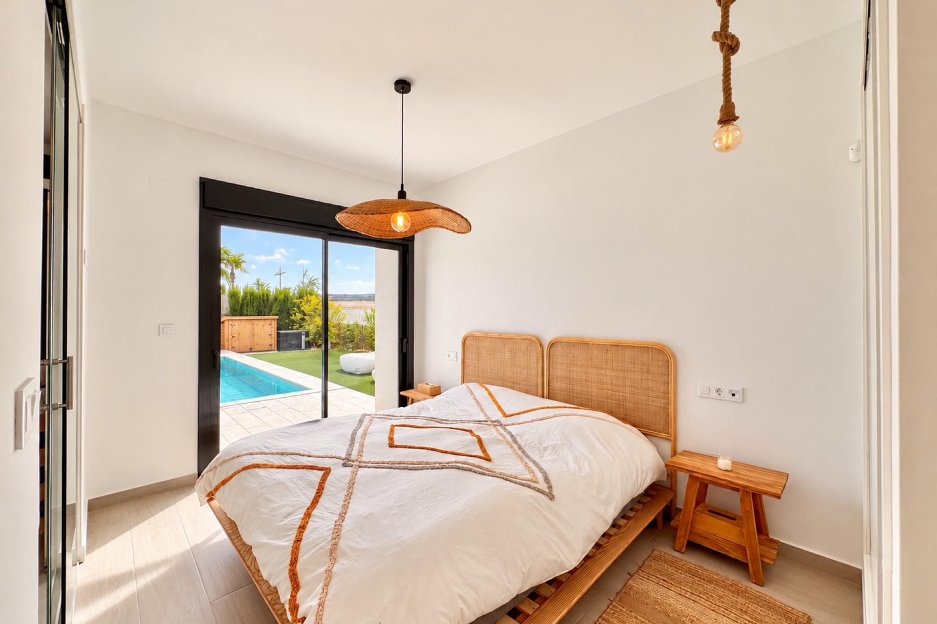 Resale - Villa -
Alicante - Costa Blanca