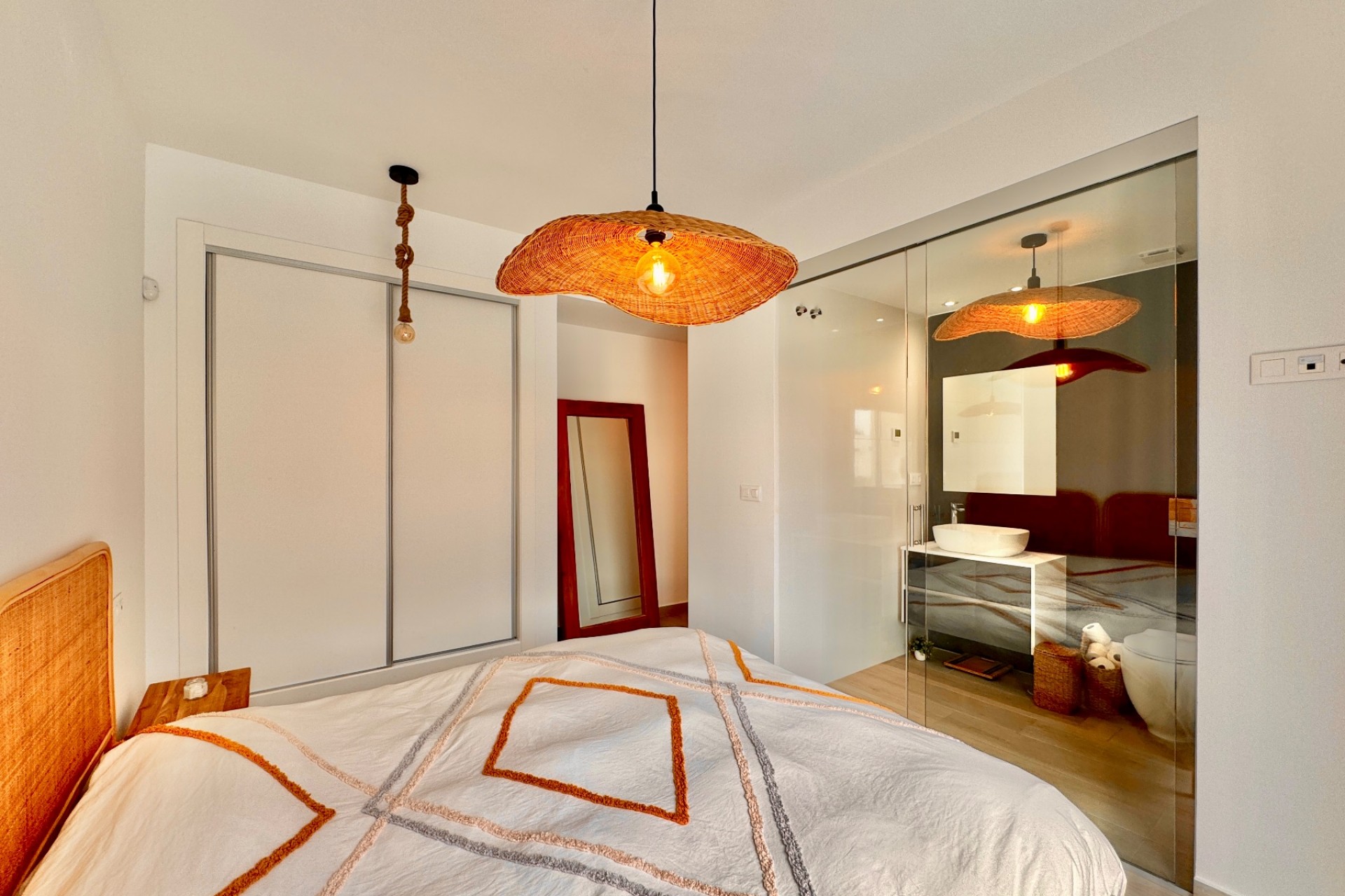 Resale - Villa -
Alicante - Costa Blanca