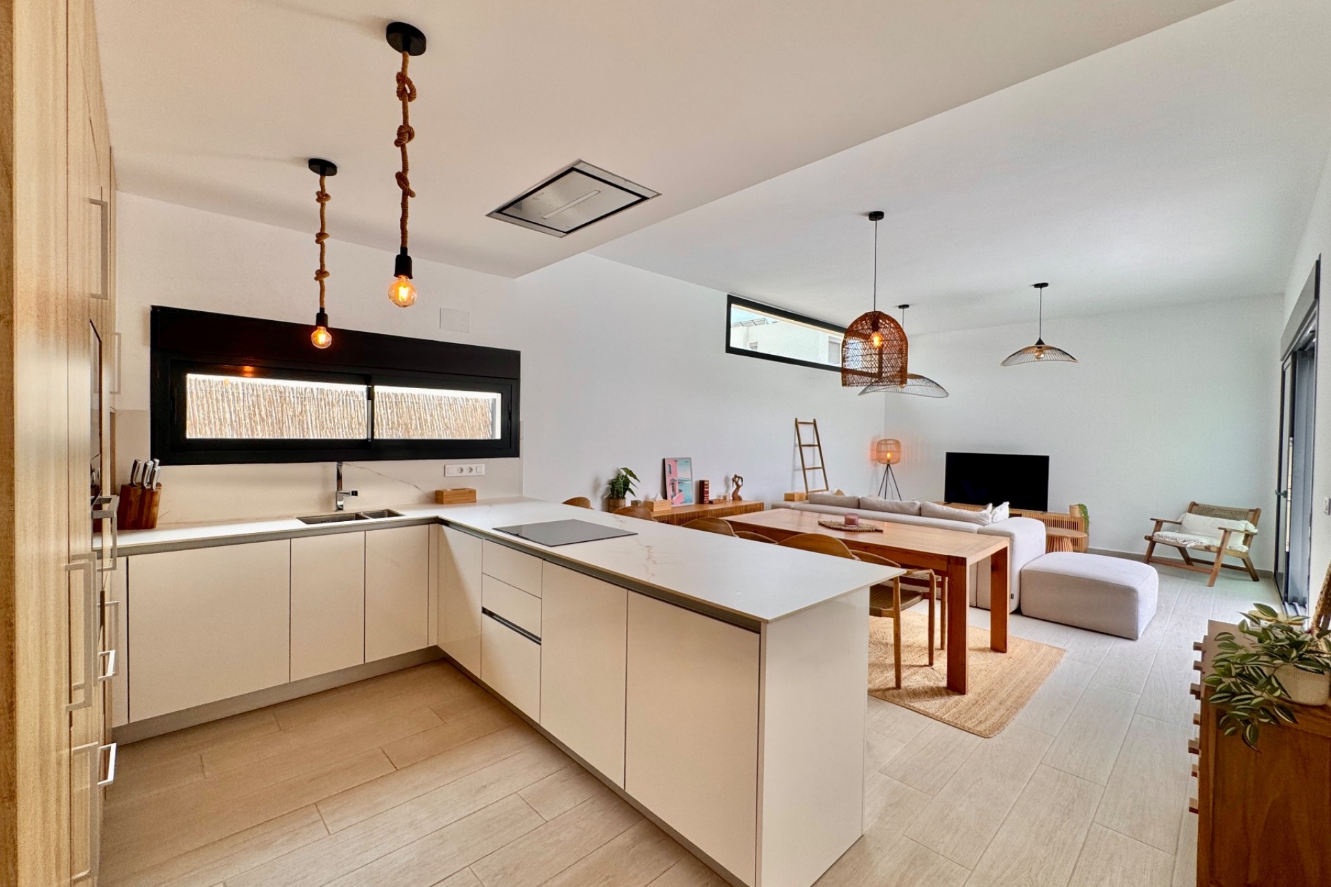 Resale - Villa -
Alicante - Costa Blanca