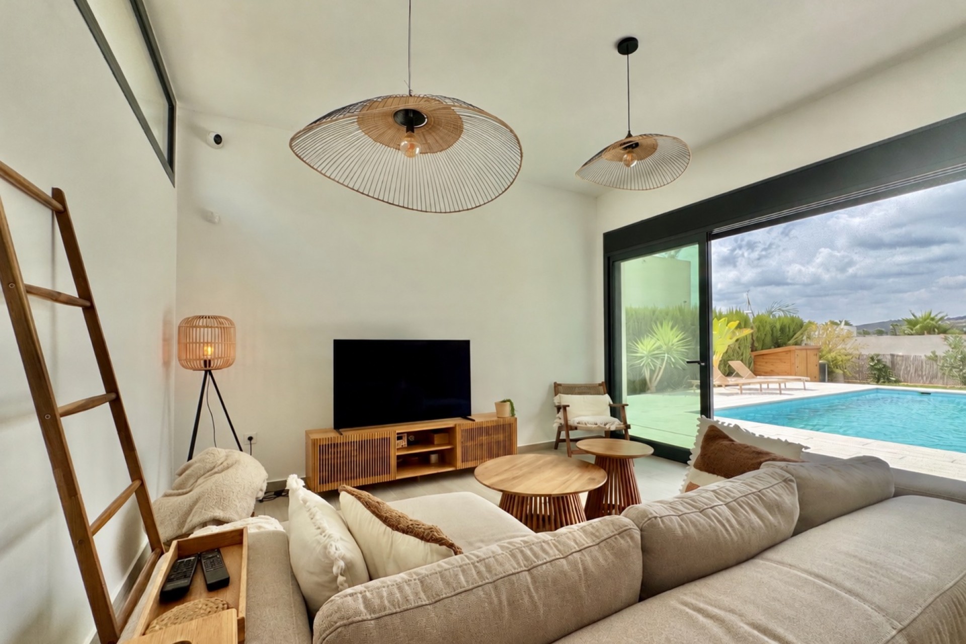 Resale - Villa -
Alicante - Costa Blanca