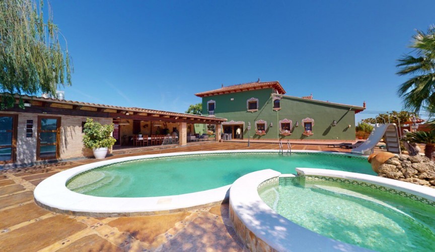 Resale - Villa -
Almoradí - Inland