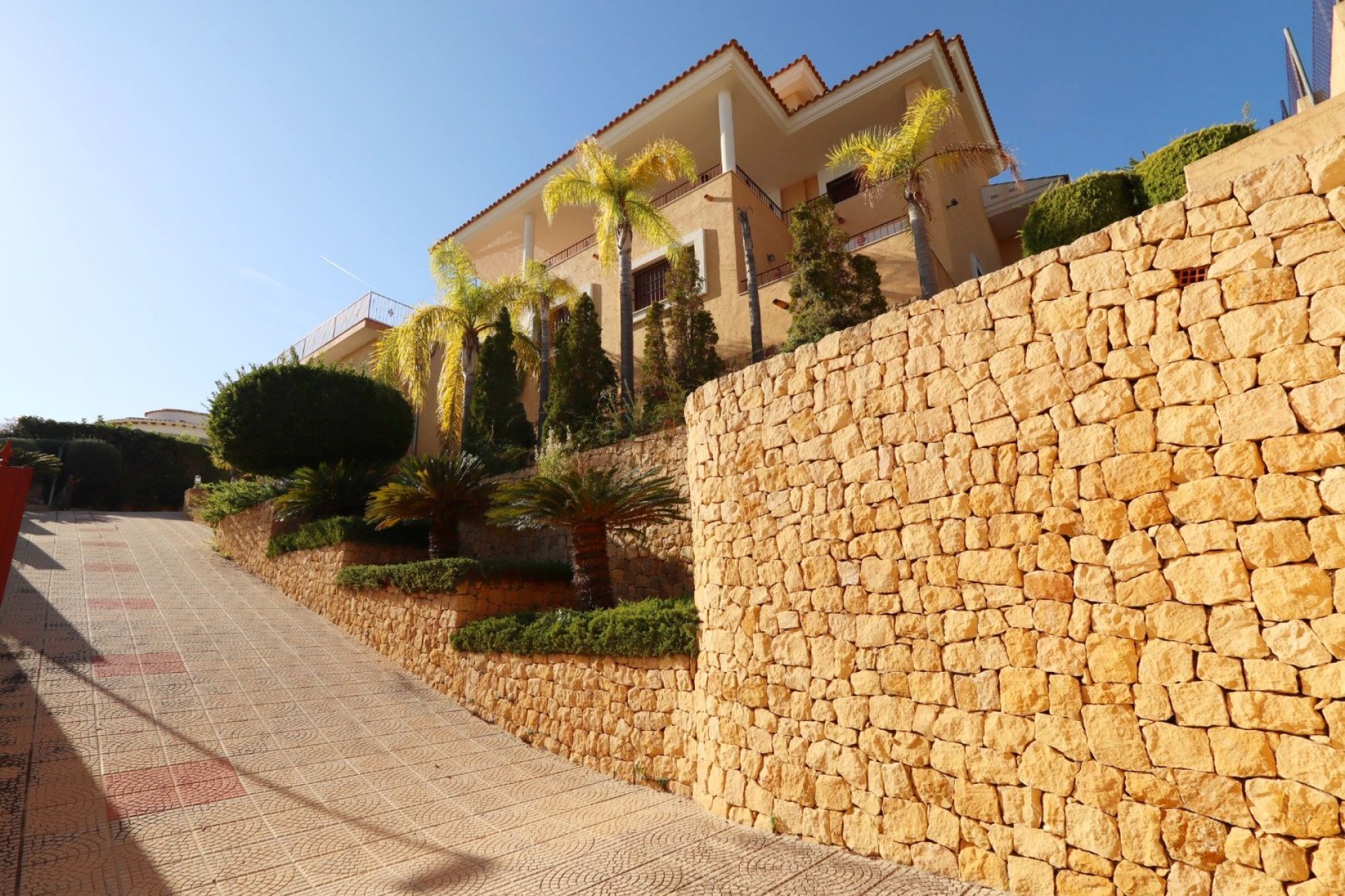 Resale - Villa -
Altea - Costa Blanca