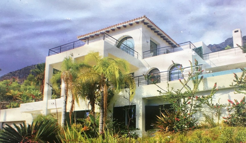 Resale - Villa -
Altea - Costa Blanca