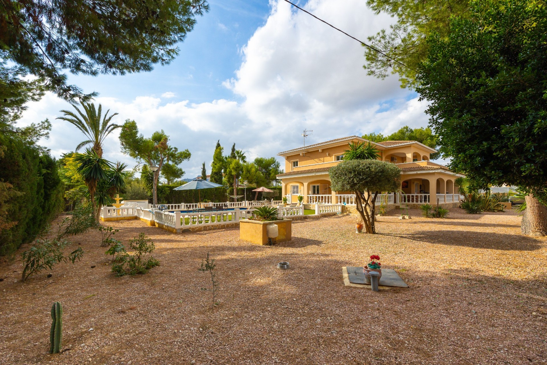 Resale - Villa -
Aspe - Inland