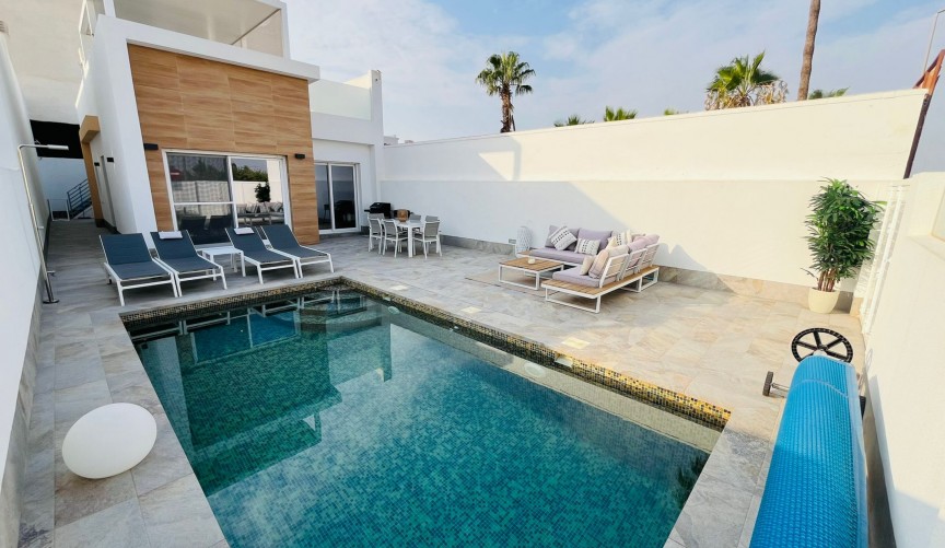 Resale - Villa -
Avileses - Inland