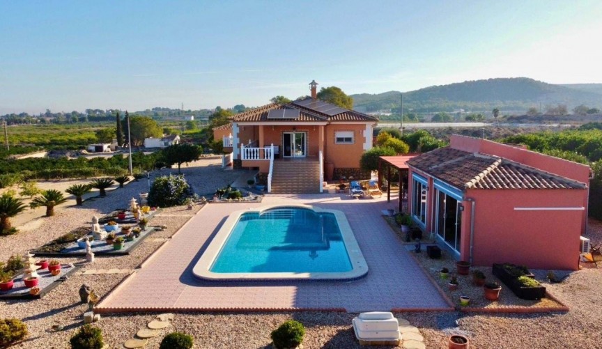 Resale - Villa -
Benejúzar