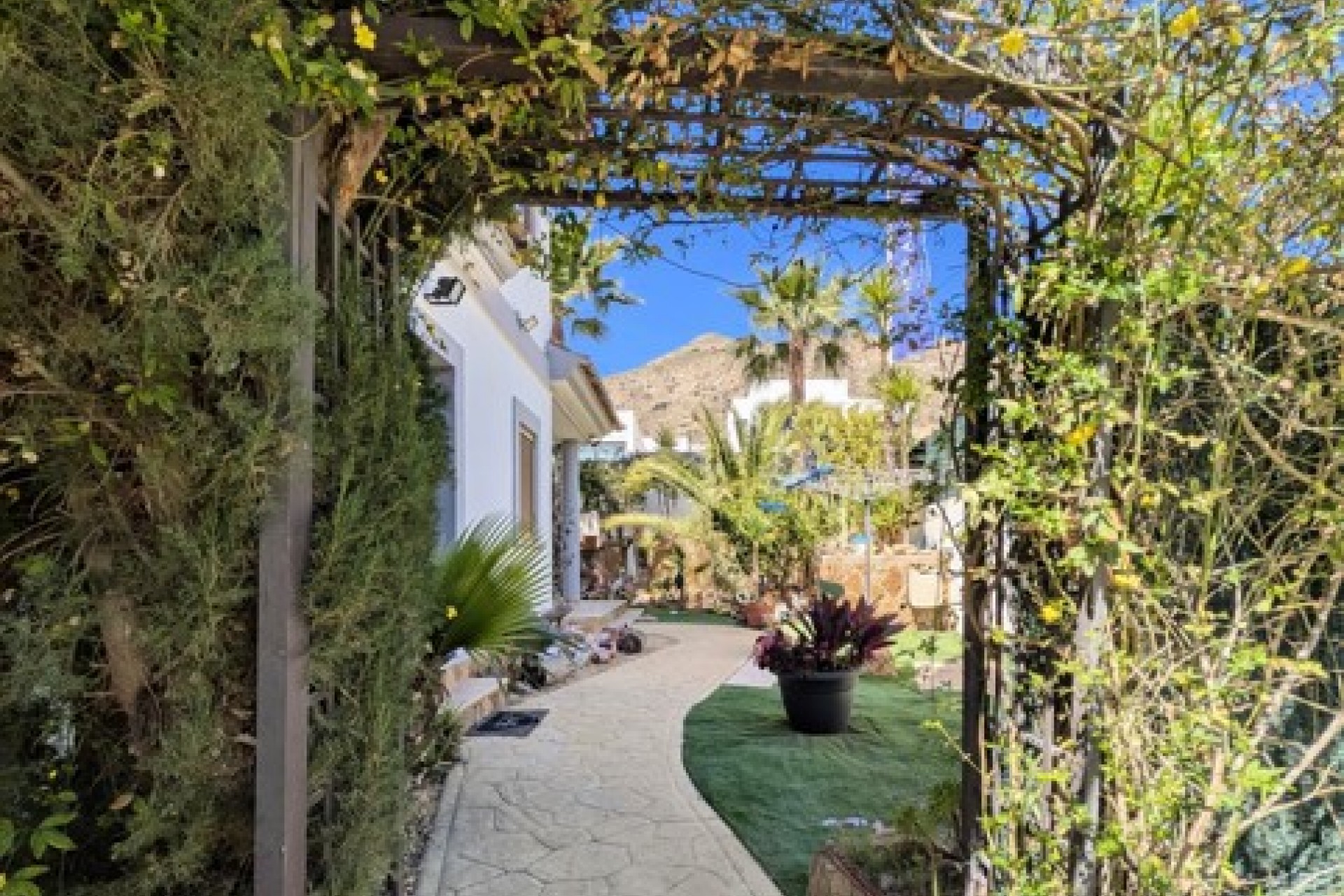 Resale - Villa -
Benidorm - Costa Blanca