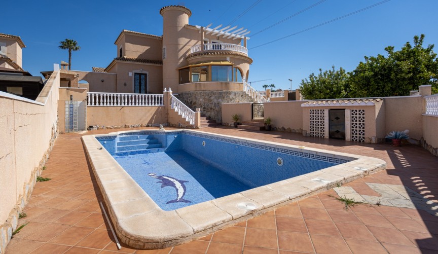 Resale - Villa -
Benijofar - Costa Blanca