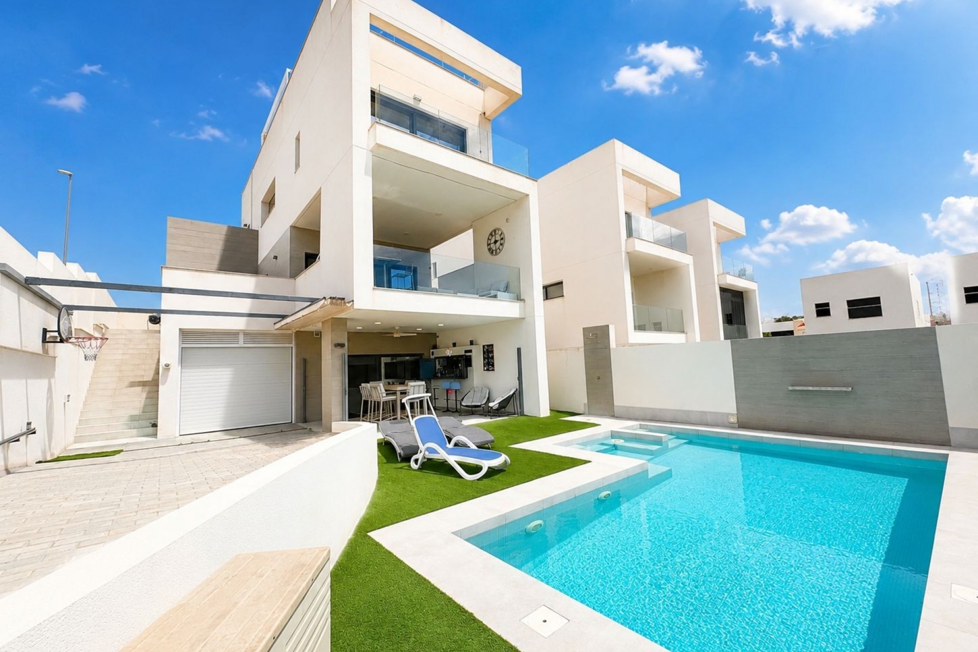 Resale - Villa -
Benijofar - Costa Blanca