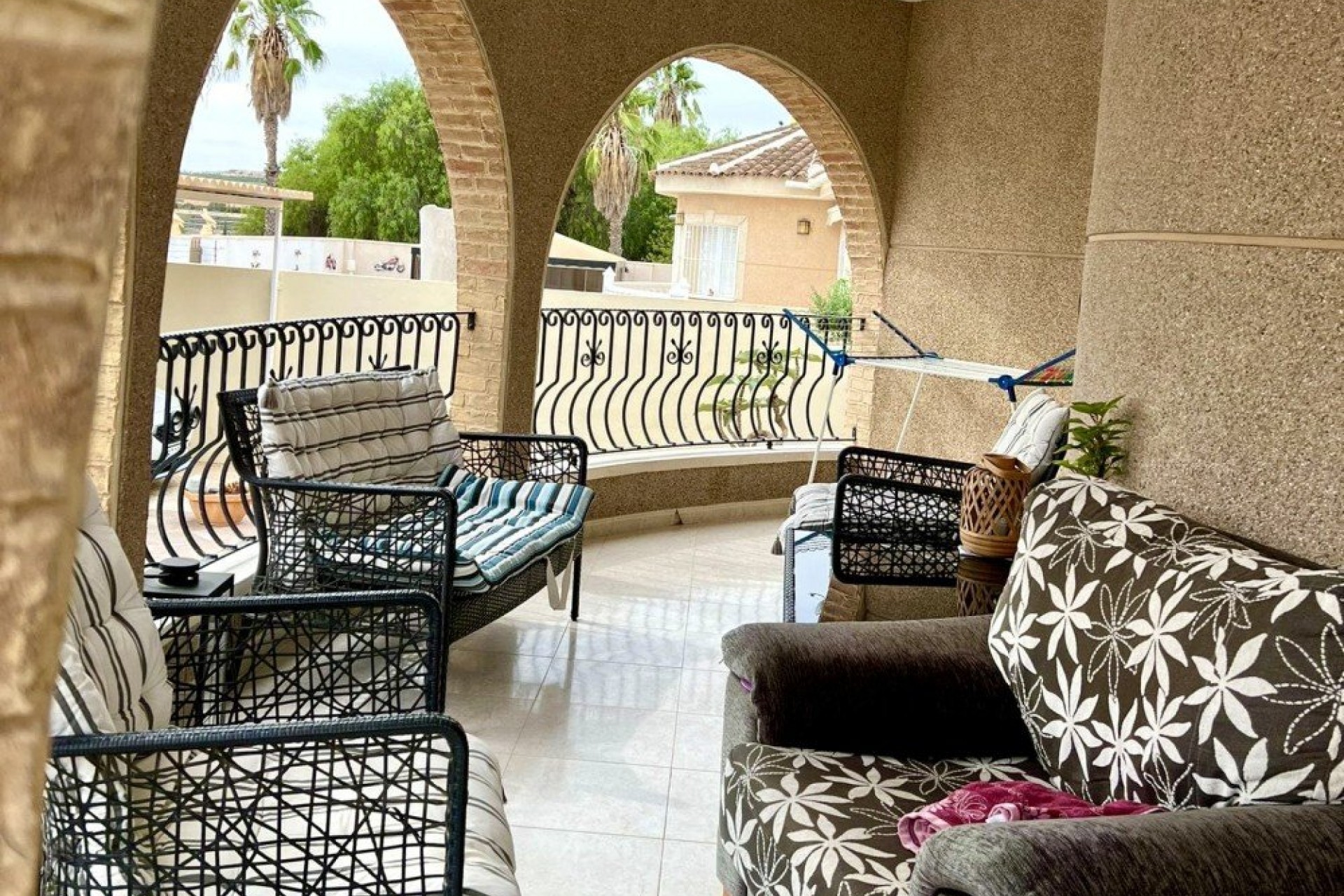 Resale - Villa -
Benijofar - Costa Blanca