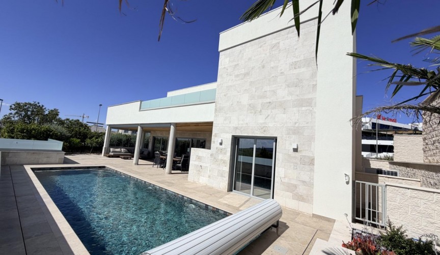 Resale - Villa -
Benijofar - Costa Blanca
