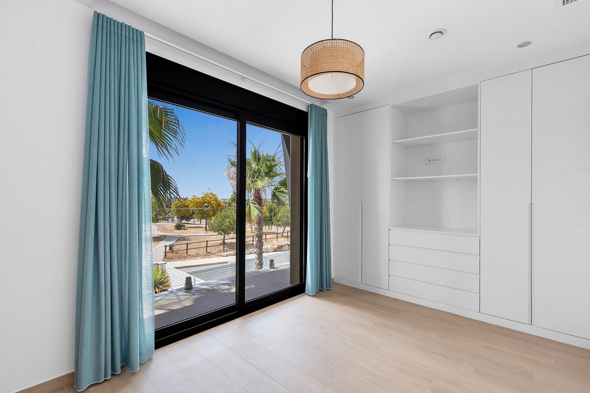 Resale - Villa -
Benijofar - Costa Blanca