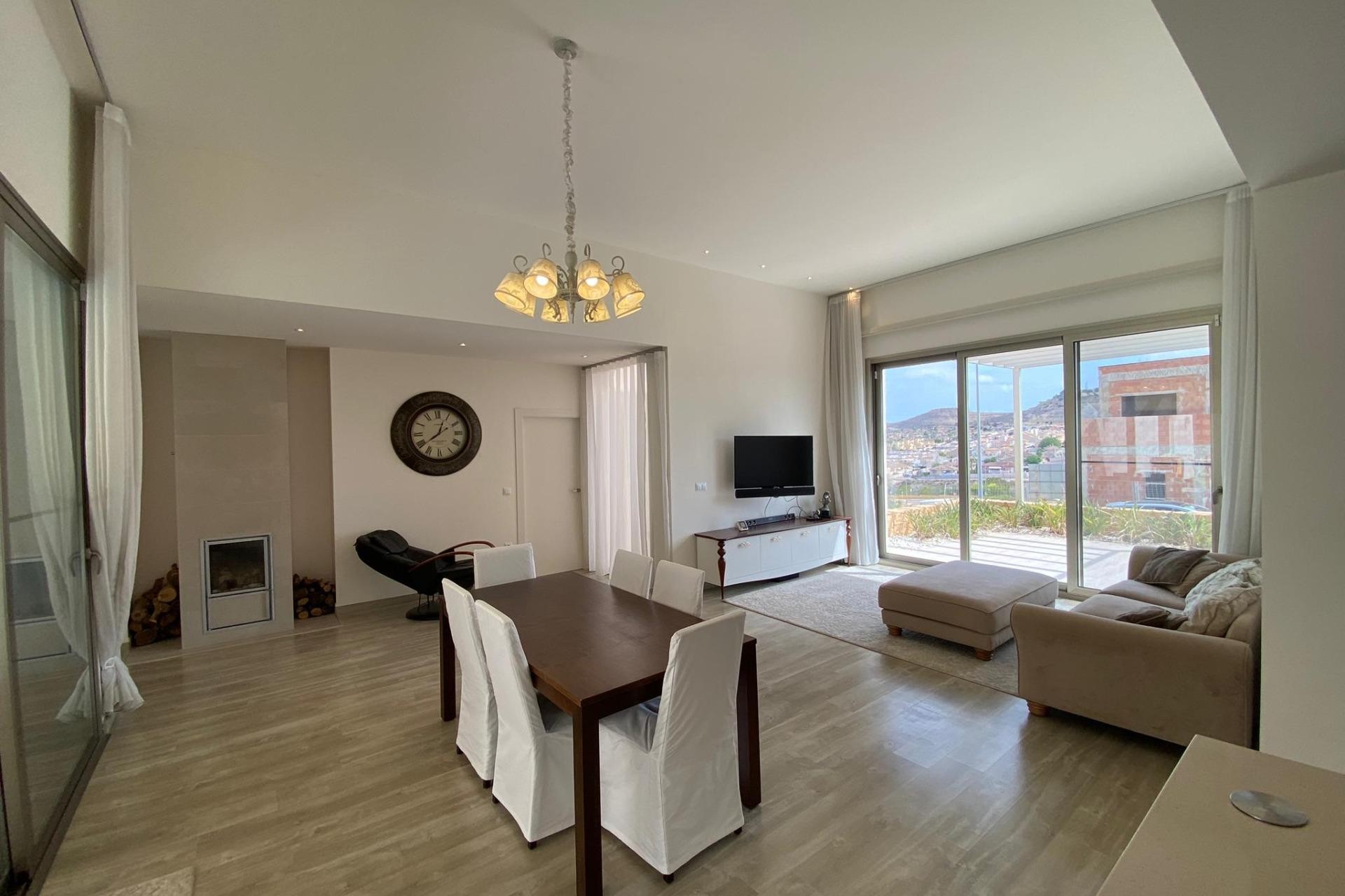 Resale - Villa -
Benijofar - Pueblo