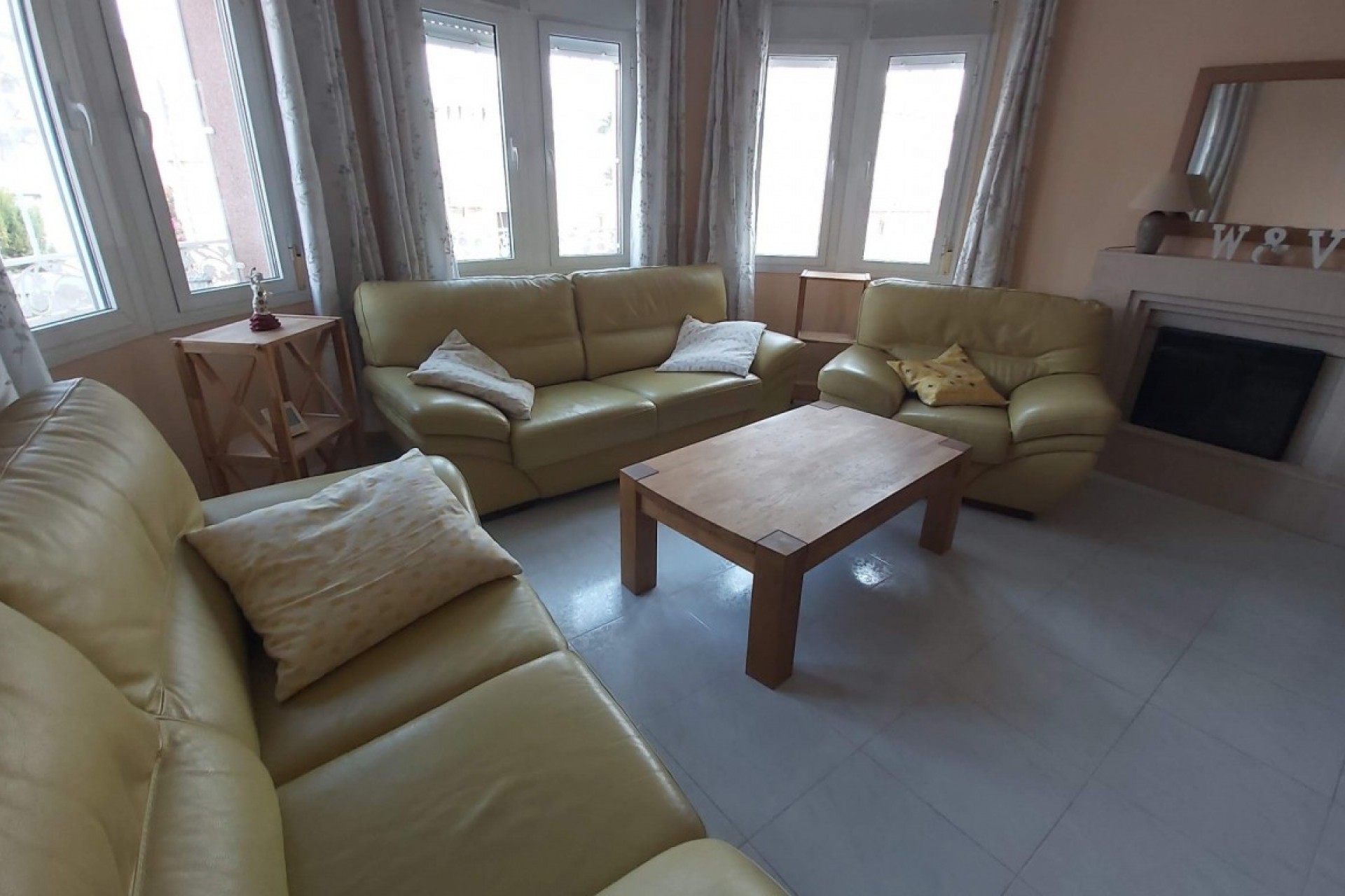 Resale - Villa -
Benimar - Costa Blanca