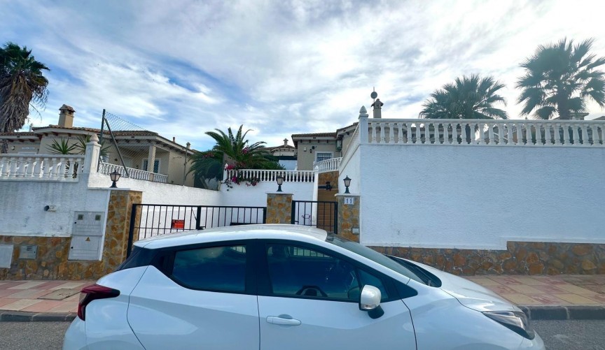 Resale - Villa -
Bigastro - Comunidad Valenciana