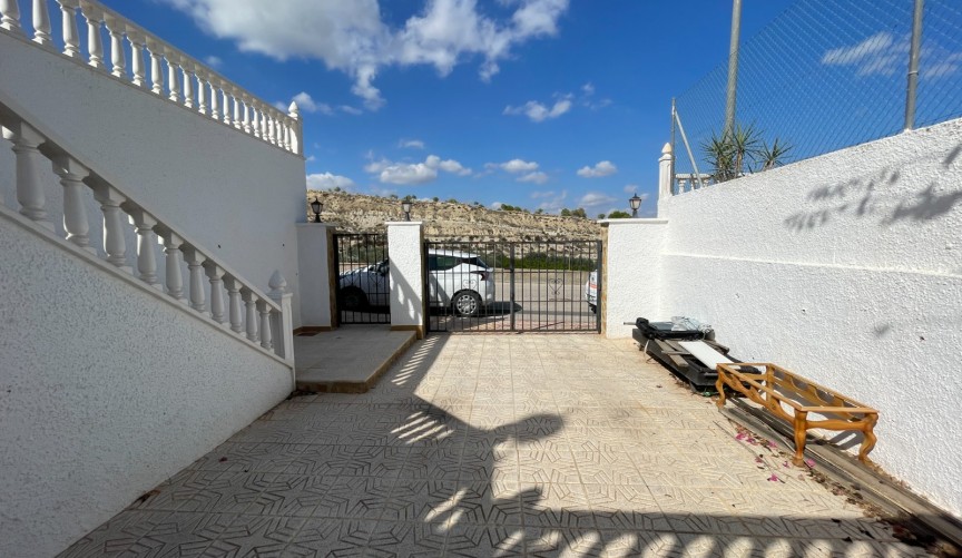 Resale - Villa -
Bigastro - Inland