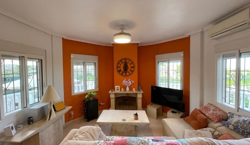 Resale - Villa -
Bigastro - Inland