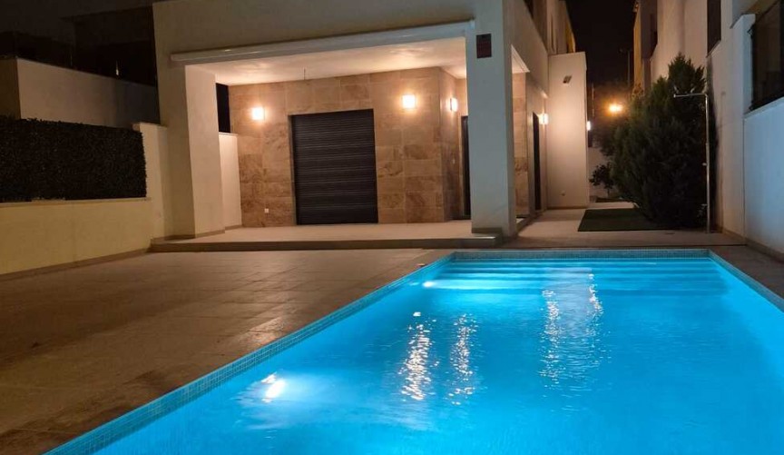 Resale - Villa -
Bigastro - Inland