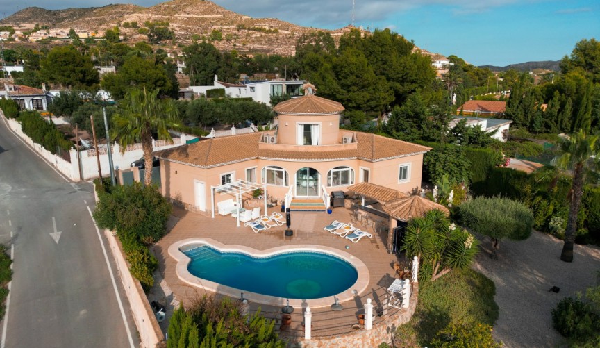 Resale - Villa -
Busot - Costa Blanca