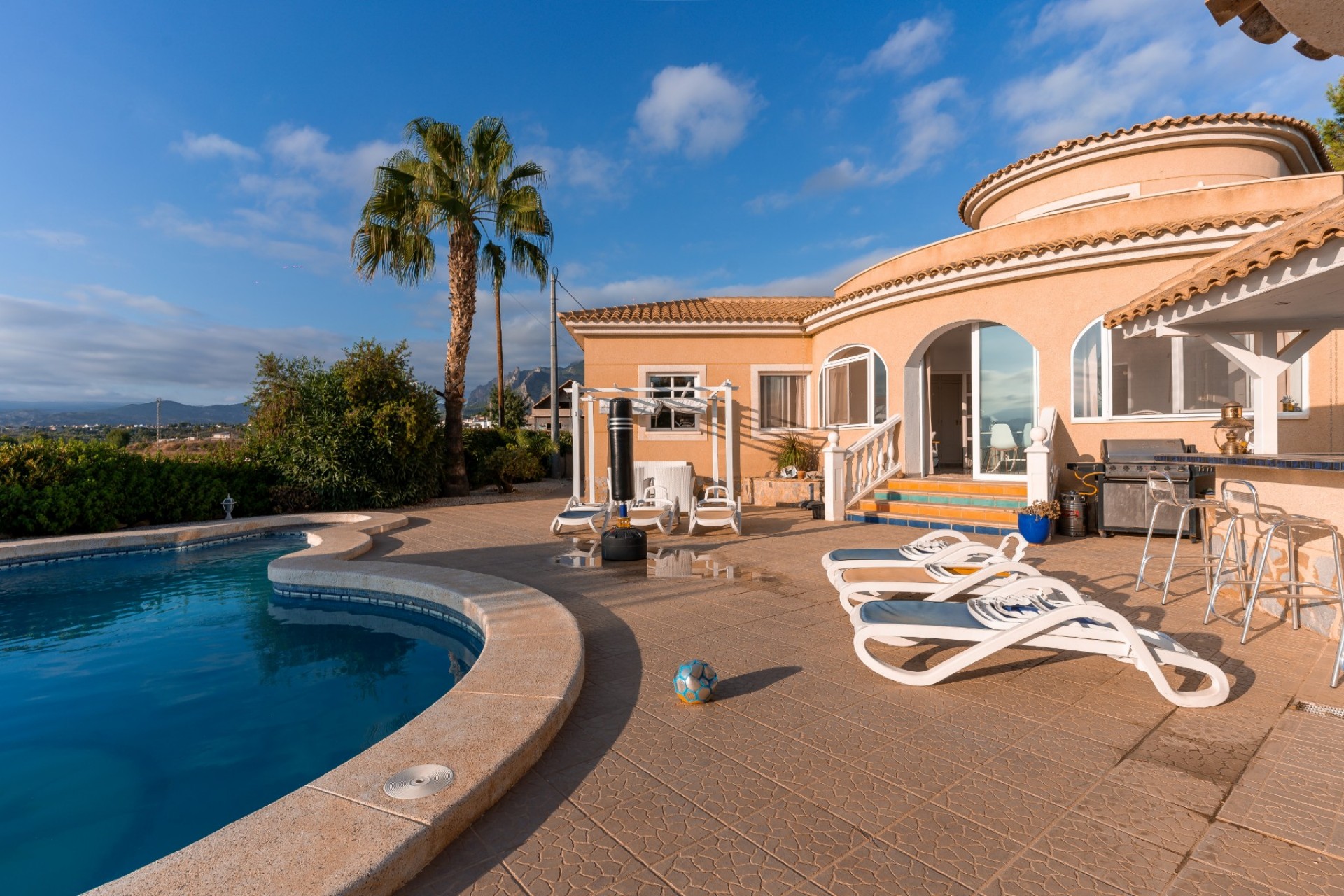 Resale - Villa -
Busot - Costa Blanca