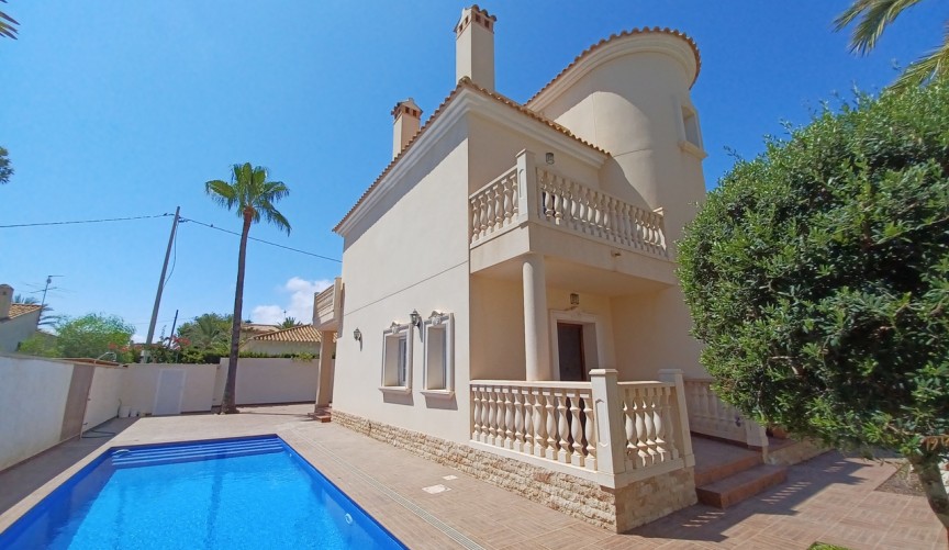 Resale - Villa -
Cabo Roig - Costa Blanca