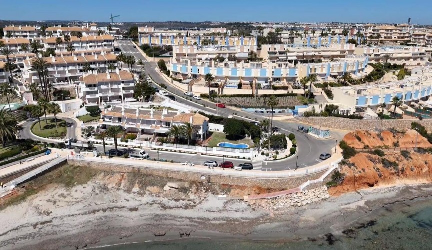 Resale - Villa -
Cabo Roig - Costa Blanca