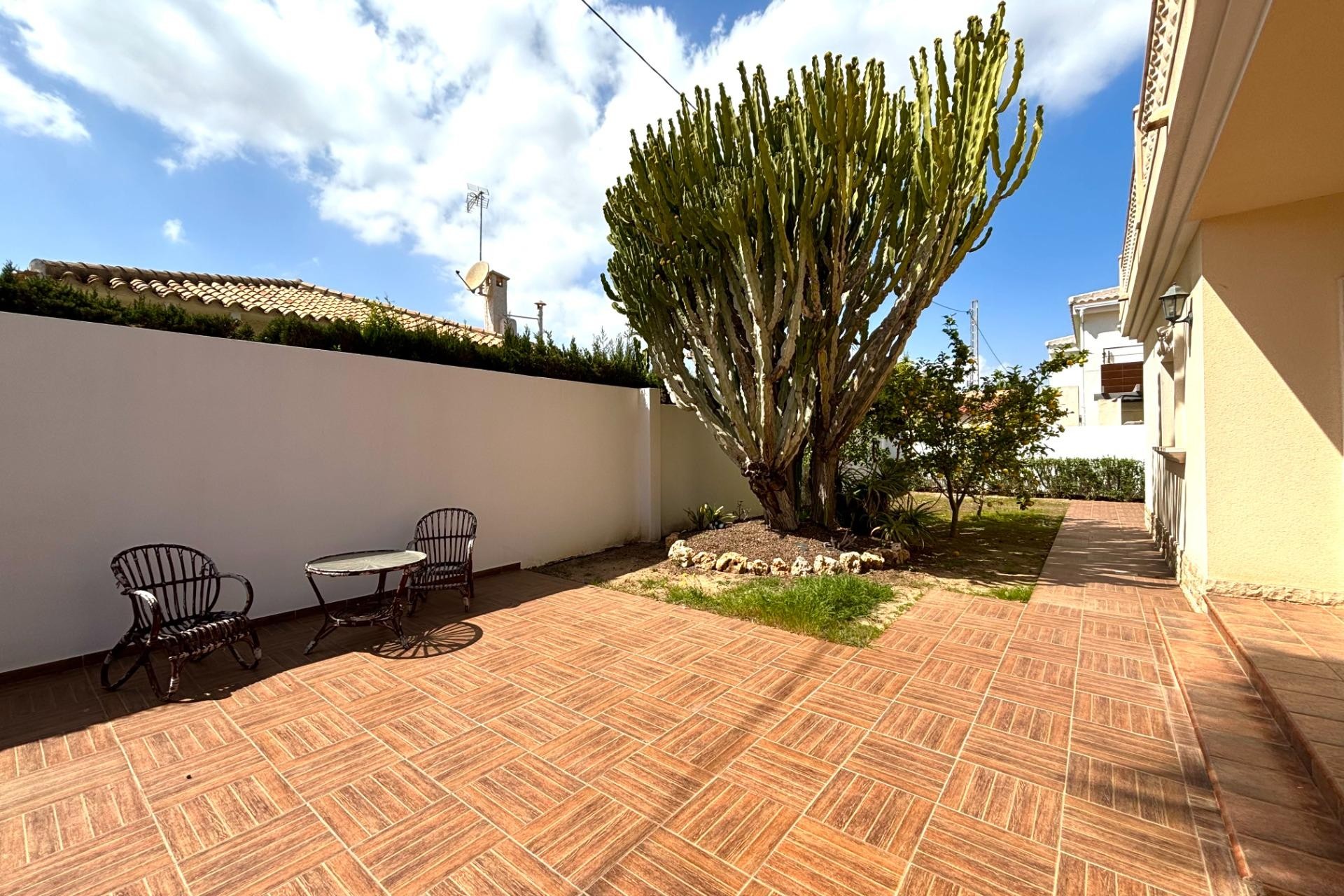 Resale - Villa -
Cabo Roig - Costa Blanca