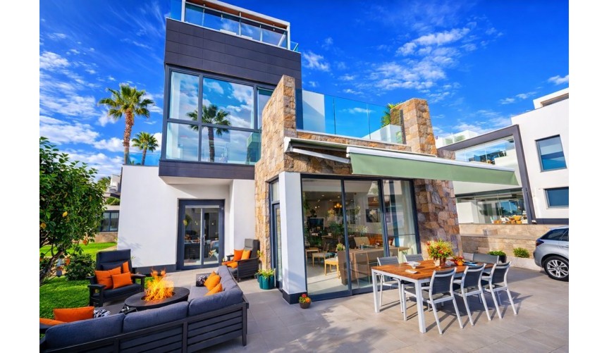 Resale - Villa -
Cabo Roig - Costa Blanca