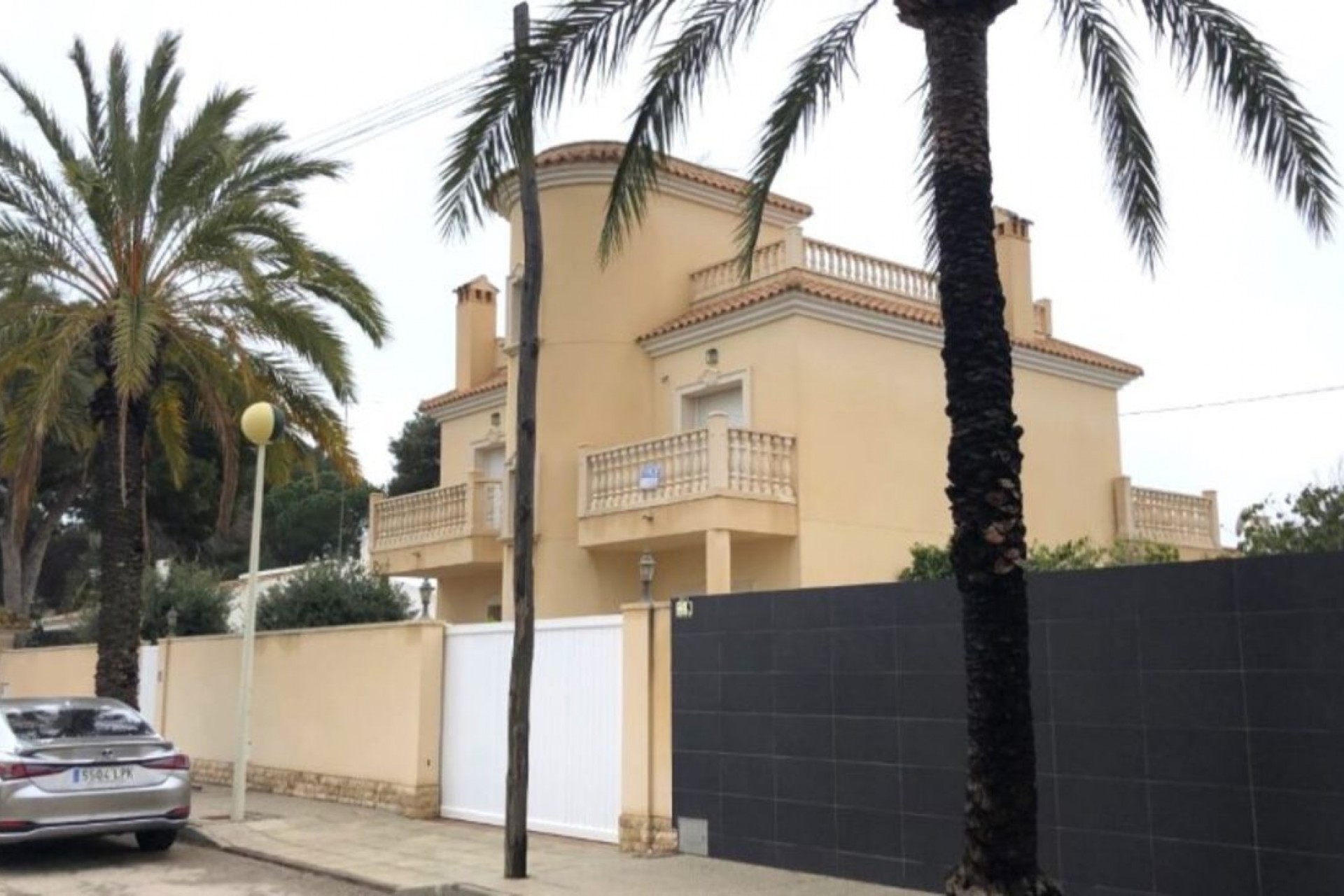 Resale - Villa -
Cabo Roig - Costa Blanca