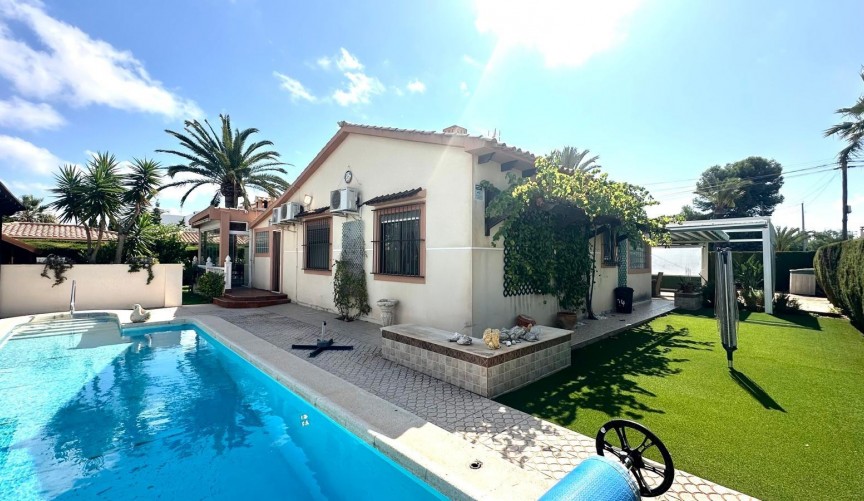 Resale - Villa -
Cabo Roig - Costa Blanca