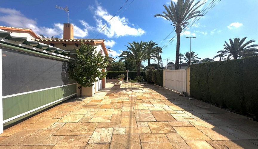 Resale - Villa -
Cabo Roig - Costa Blanca