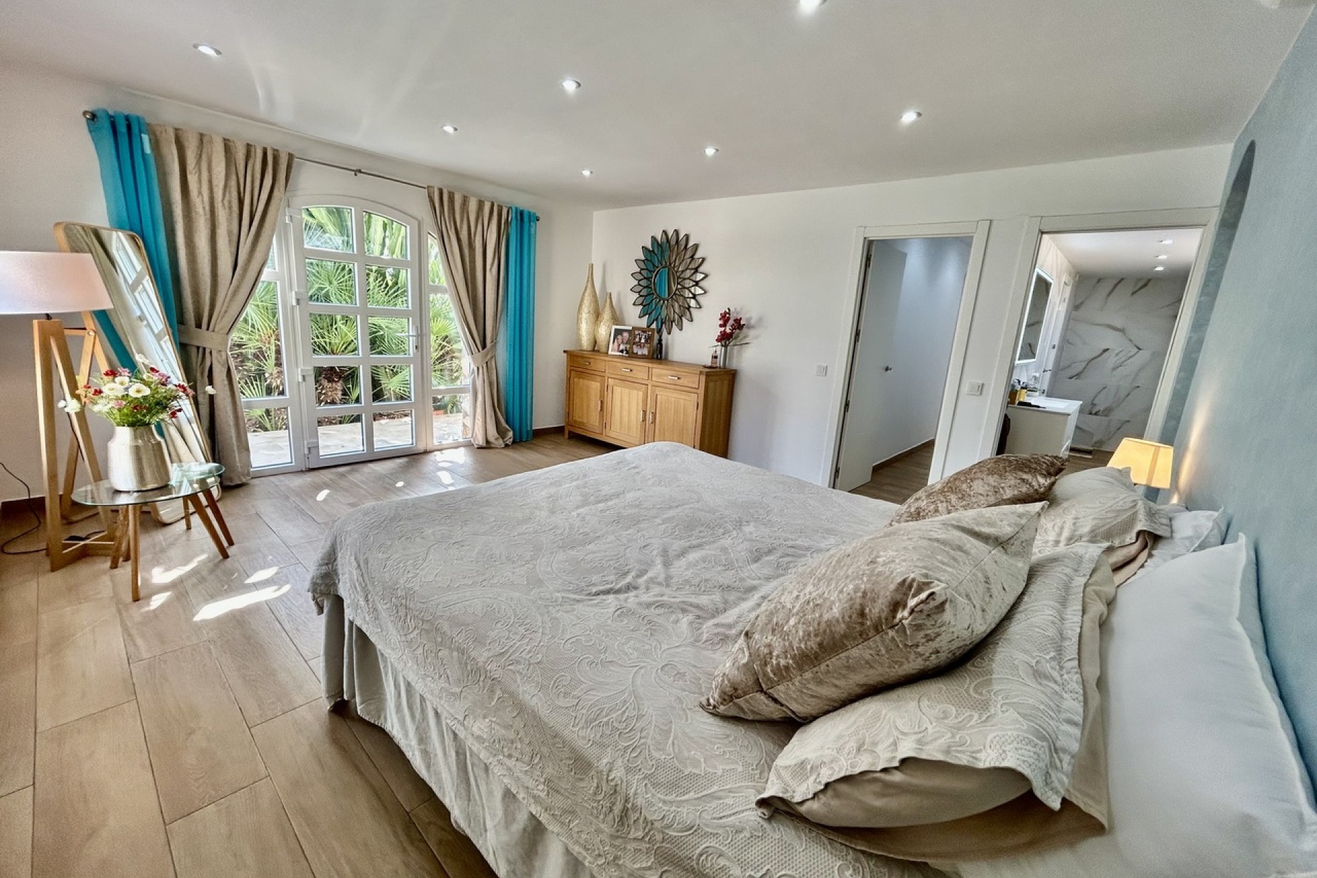 Resale - Villa -
Cabo Roig - Costa Blanca