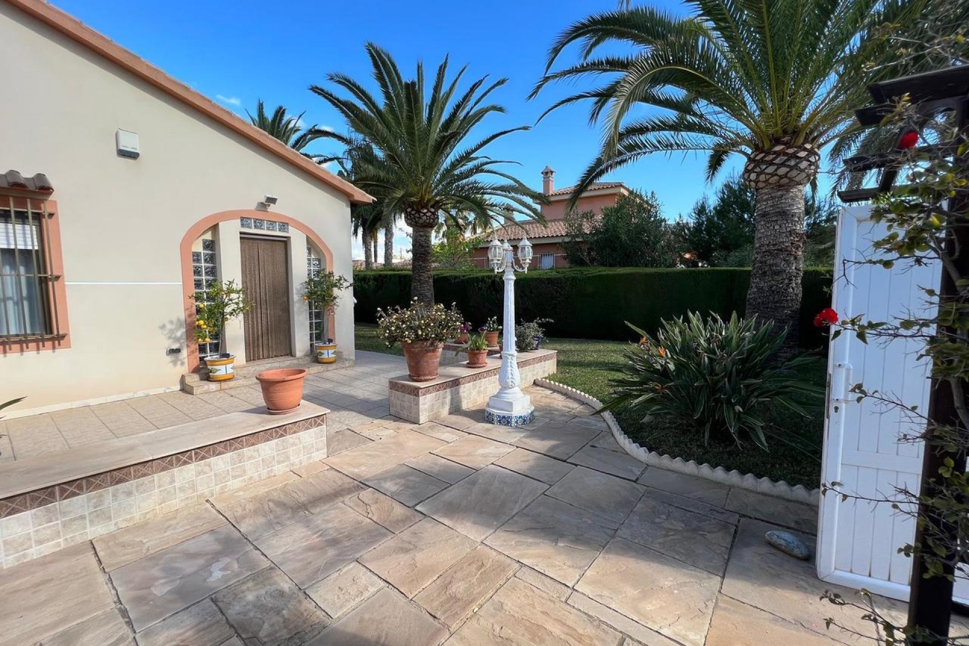 Resale - Villa -
Cabo Roig - Costa Blanca