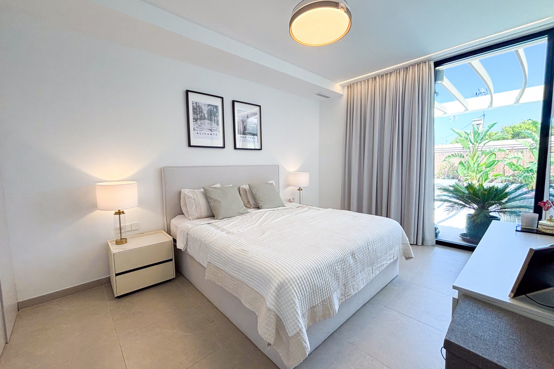 Resale - Villa -
Cabo Roig - Costa Blanca