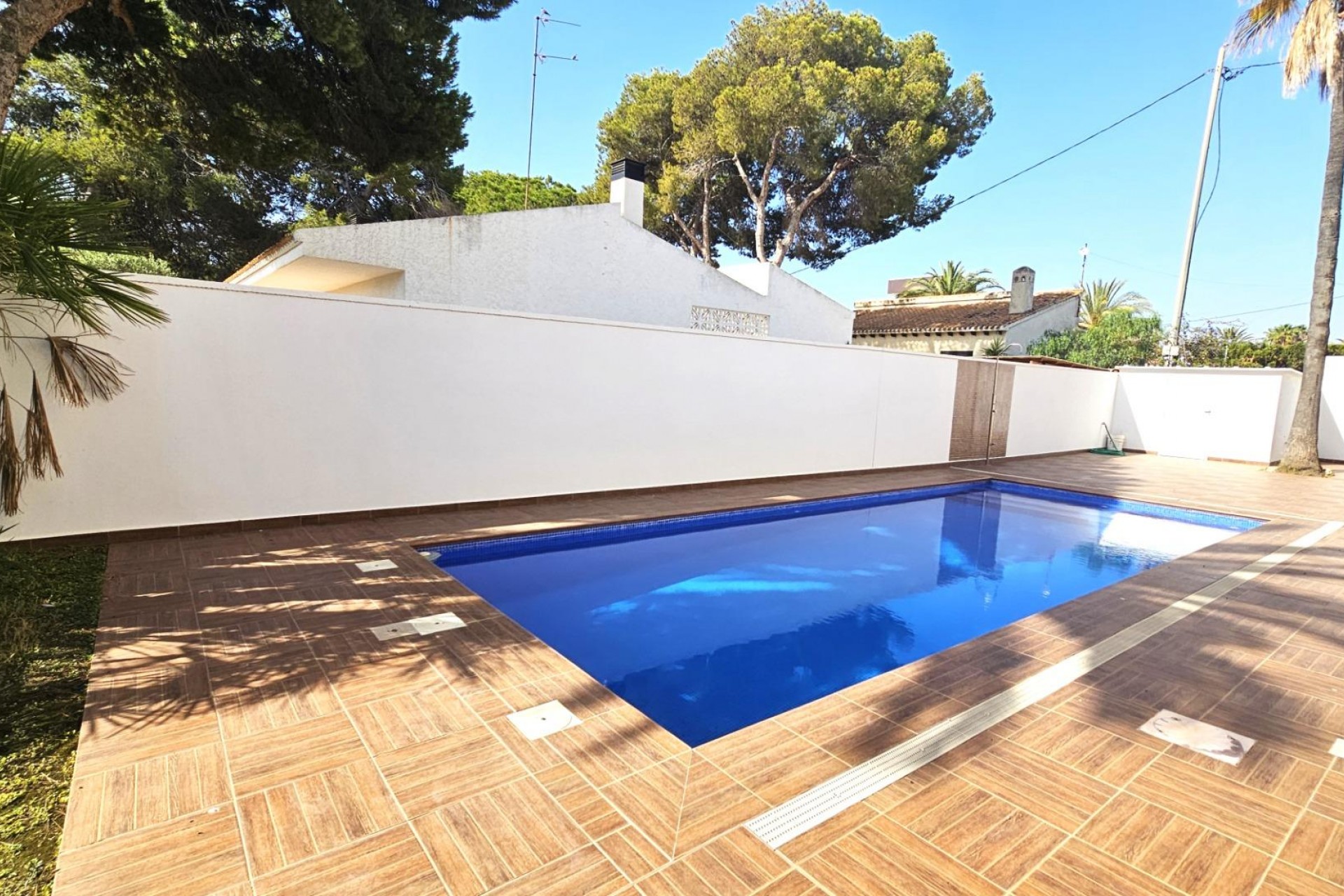 Resale - Villa -
Cabo Roig - La Caleta