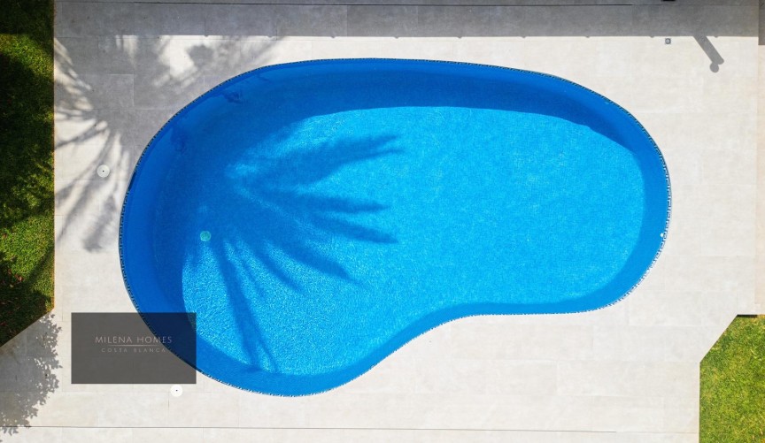 Resale - Villa -
Cabo Roig