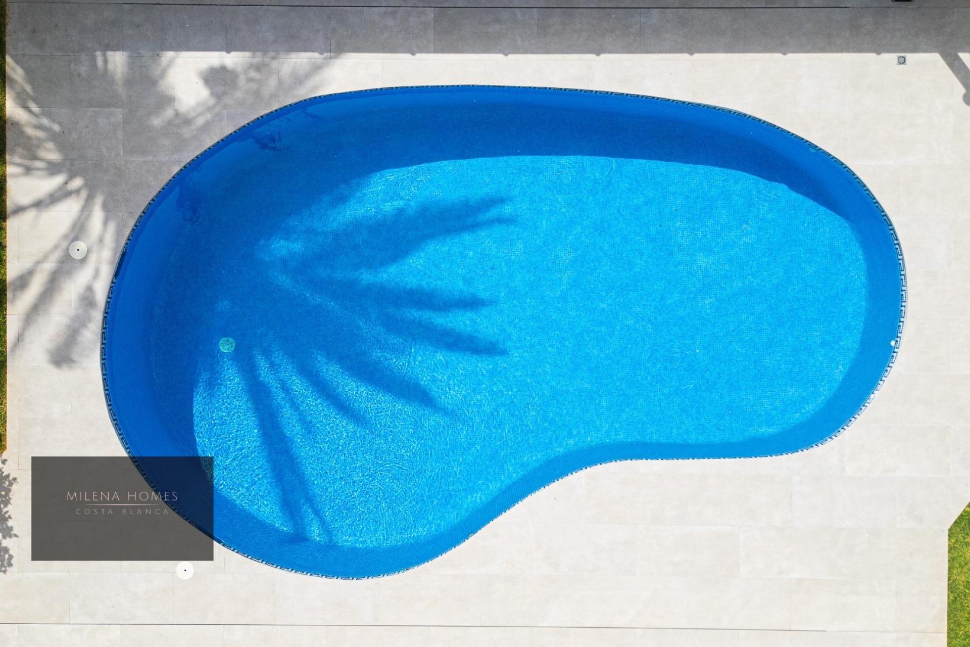 Resale - Villa -
Cabo Roig