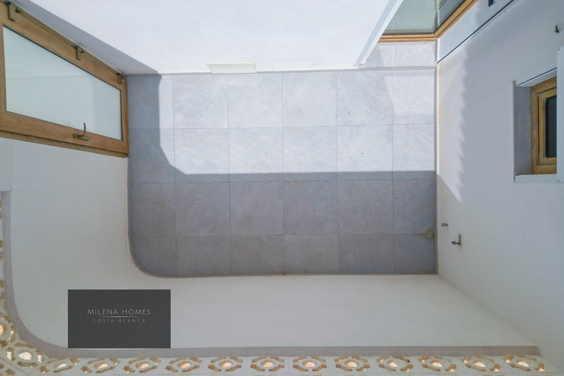 Resale - Villa -
Cabo Roig