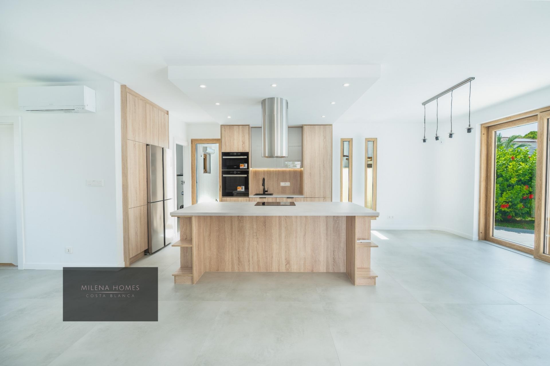 Resale - Villa -
Cabo Roig