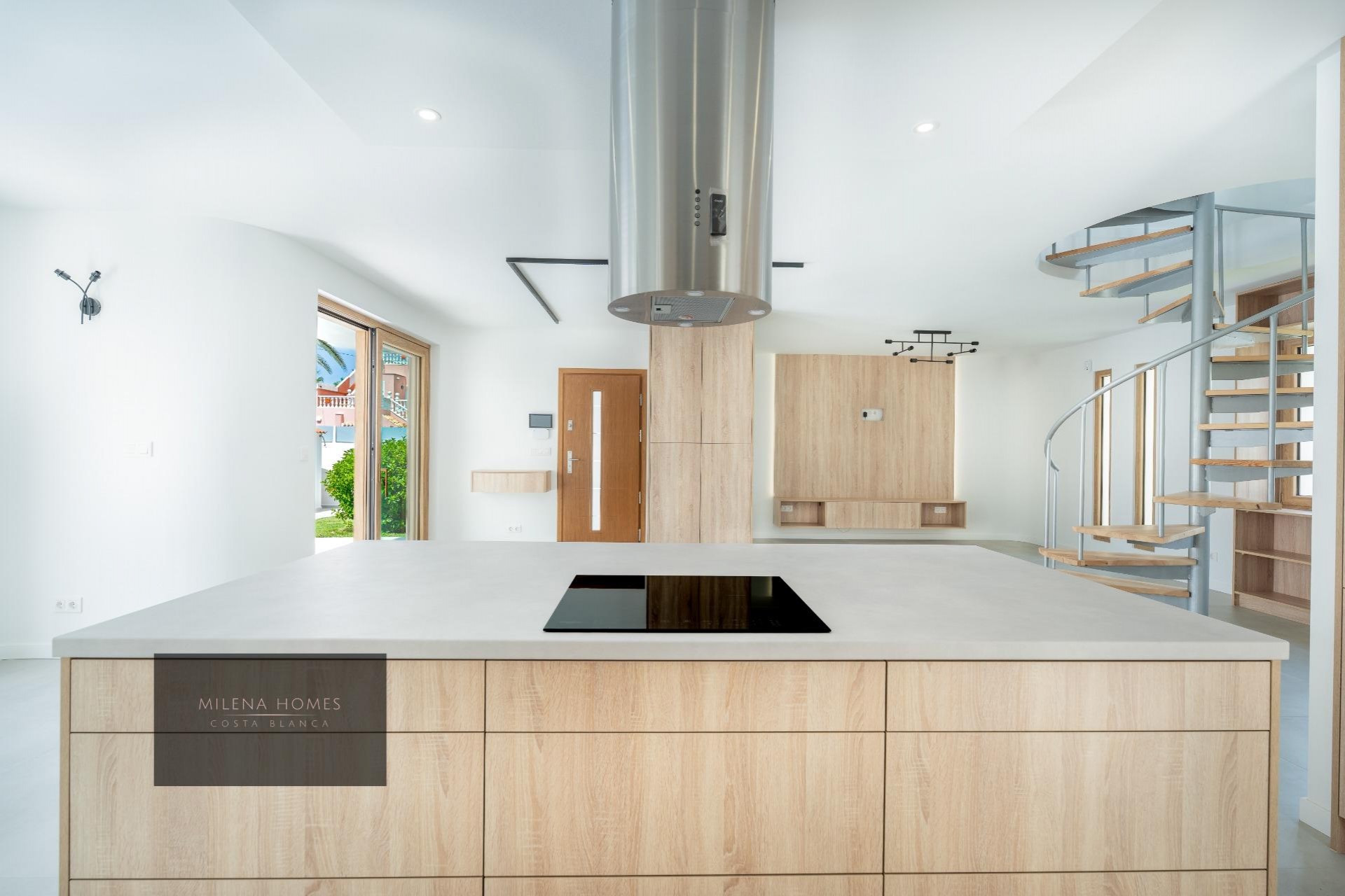 Resale - Villa -
Cabo Roig