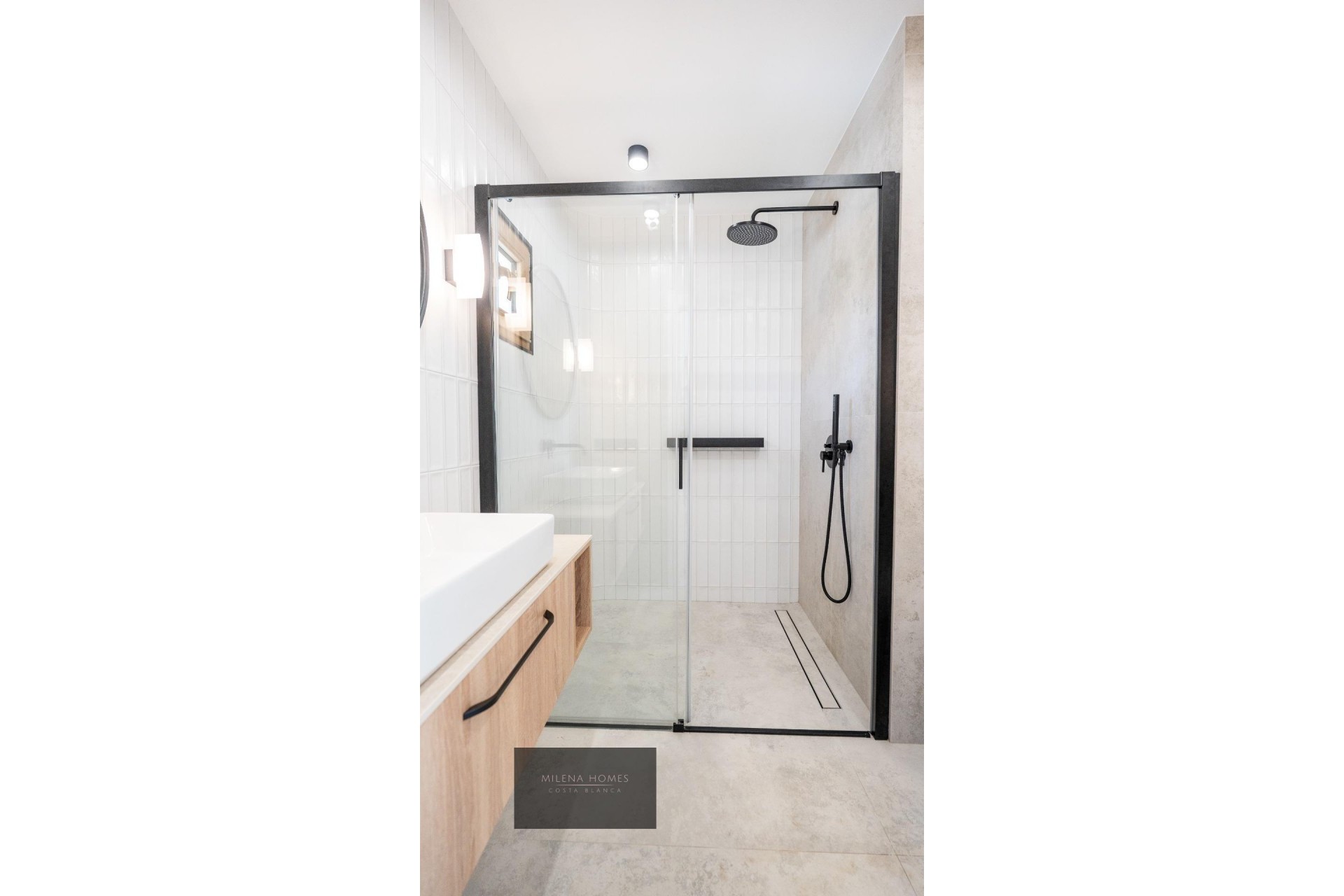 Resale - Villa -
Cabo Roig