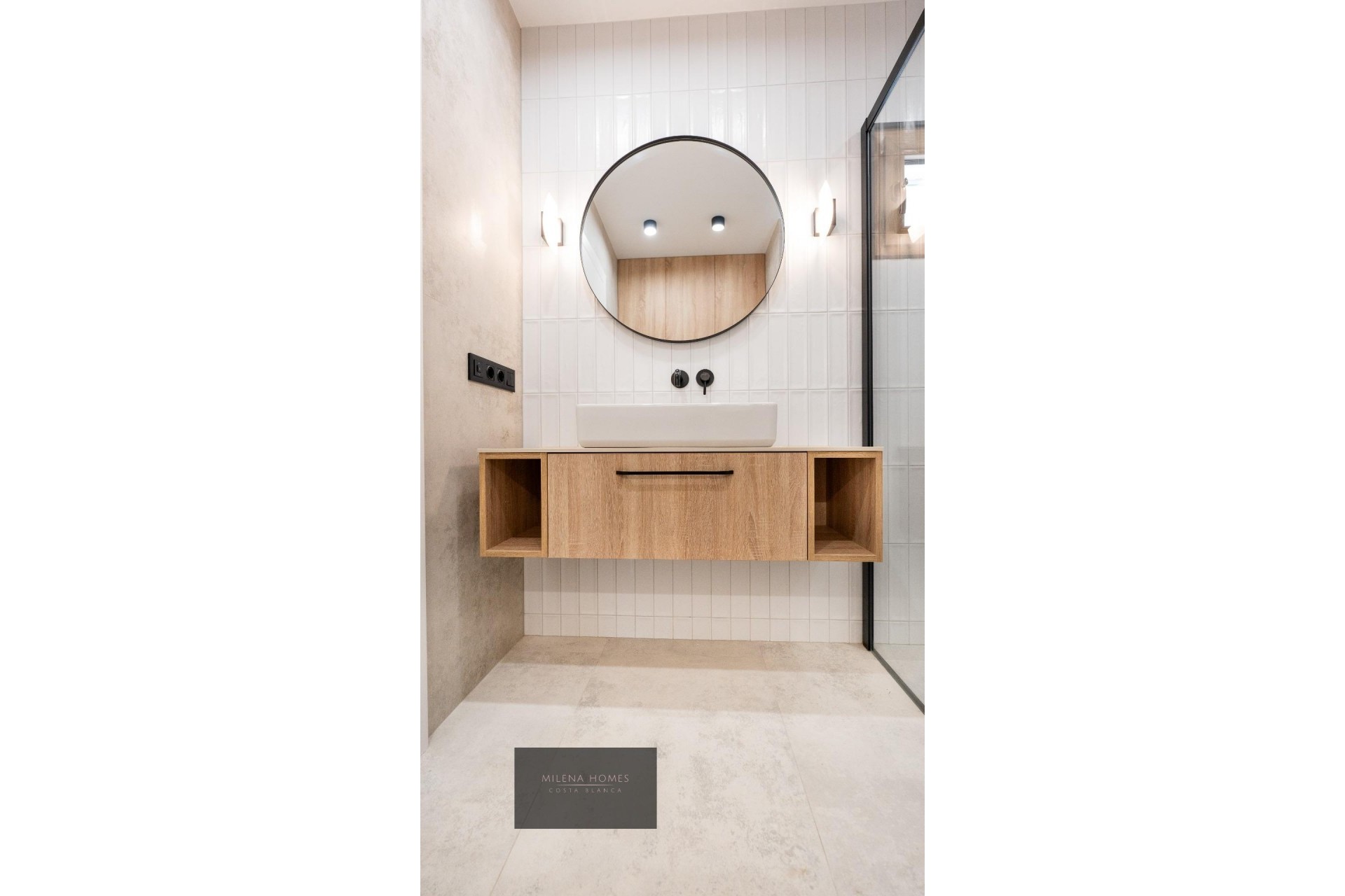 Resale - Villa -
Cabo Roig