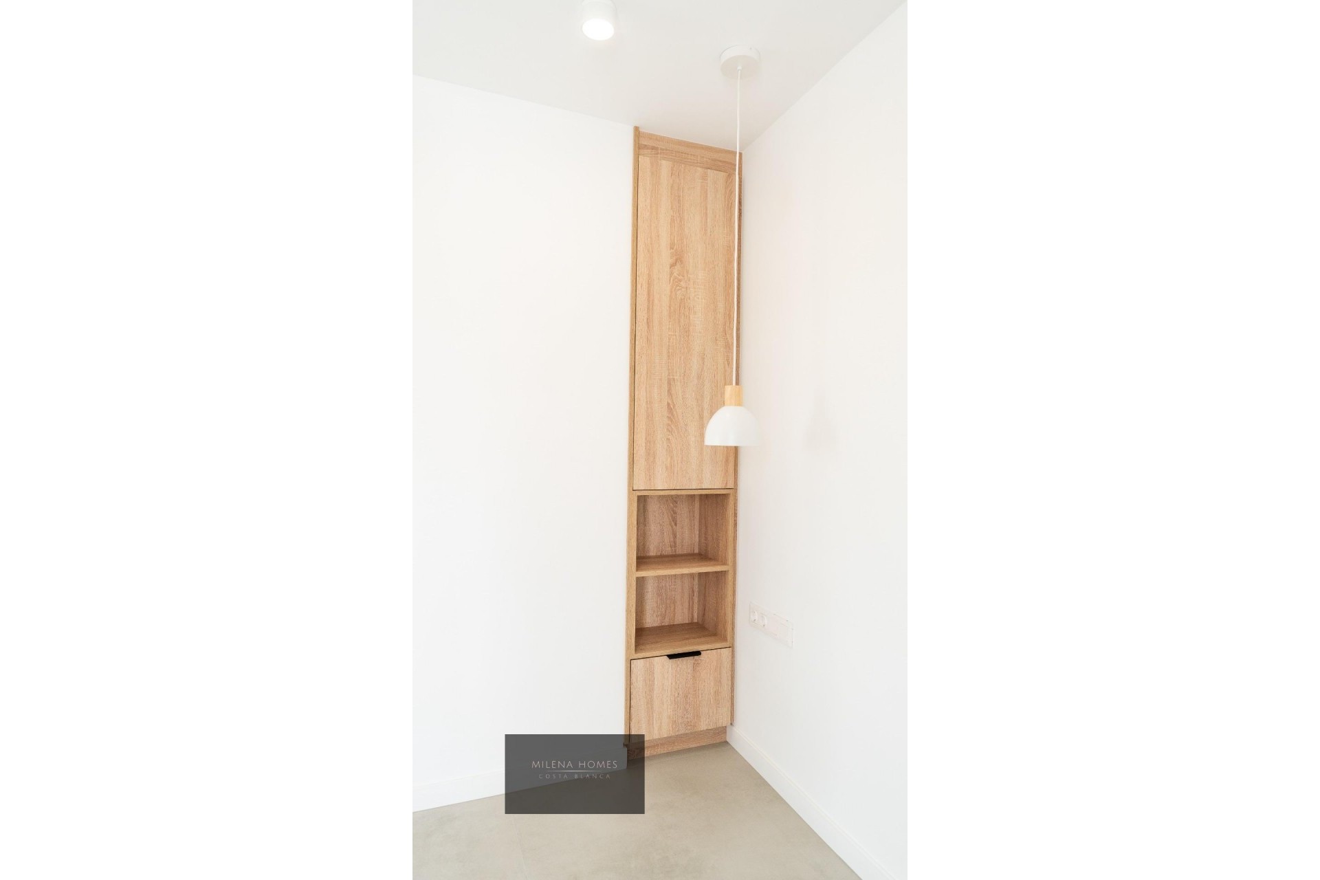 Resale - Villa -
Cabo Roig