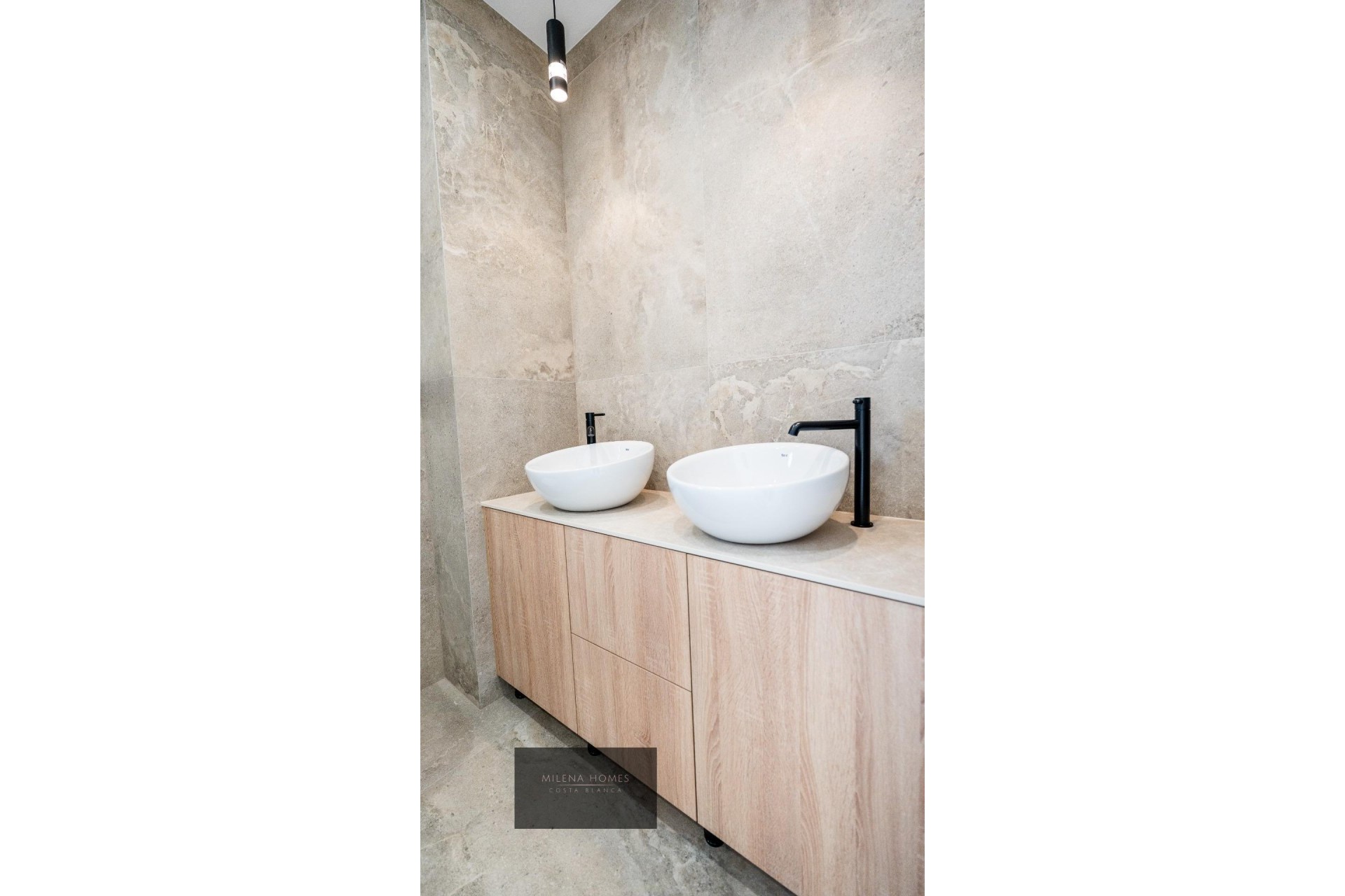 Resale - Villa -
Cabo Roig