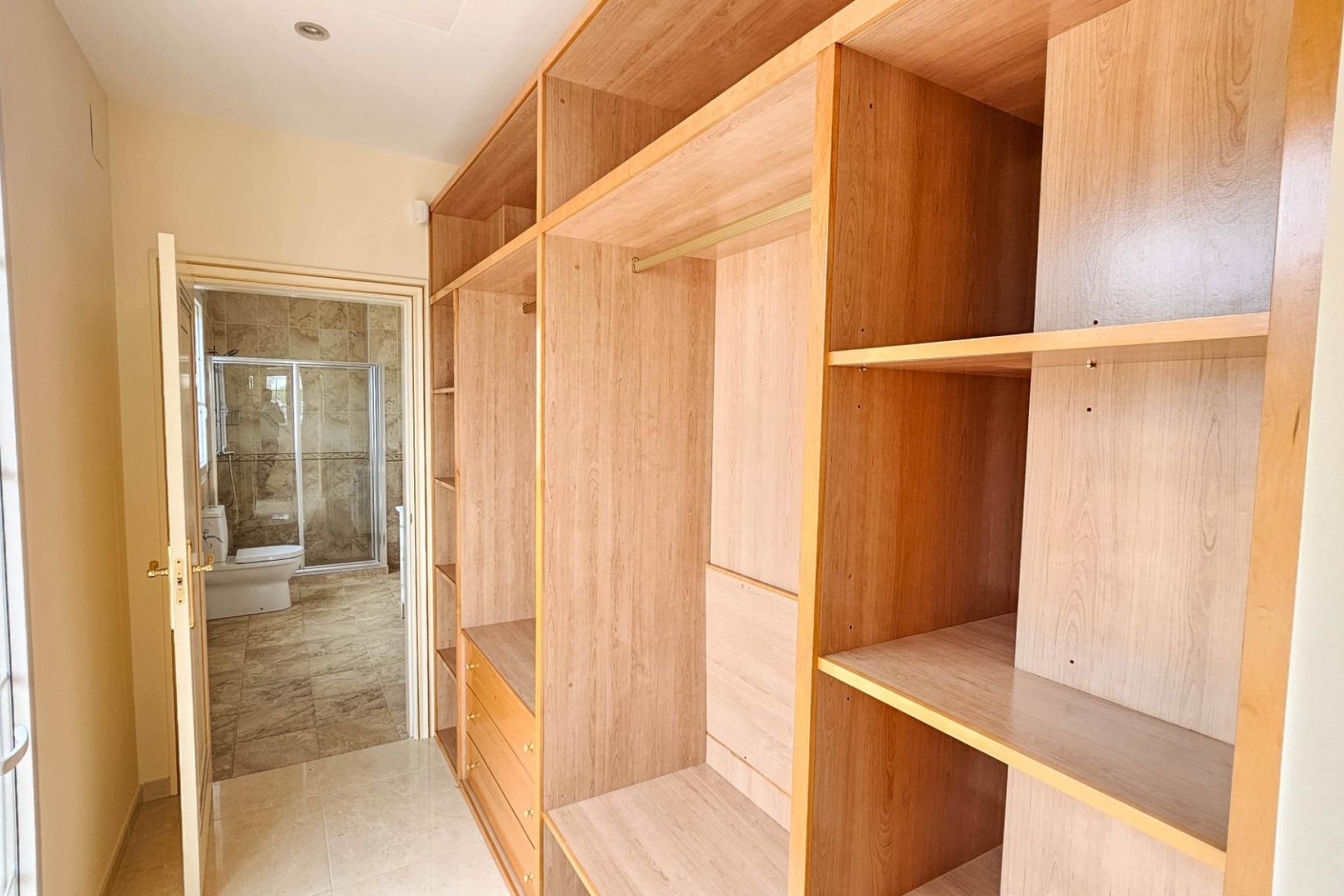 Resale - Villa -
Cabo Roig