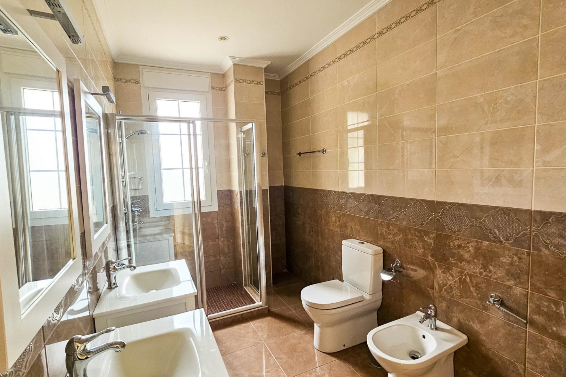 Resale - Villa -
Cabo Roig