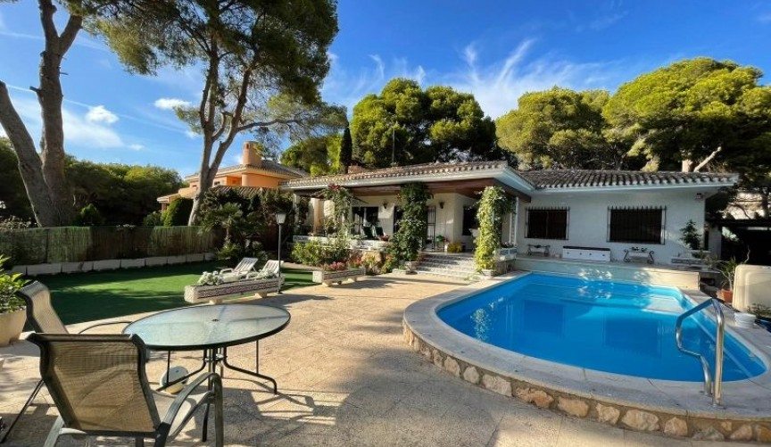 Resale - Villa -
Campoamor - Costa Blanca