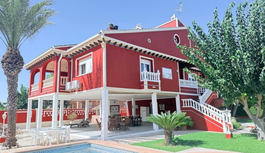 Resale - Villa -
Campoamor