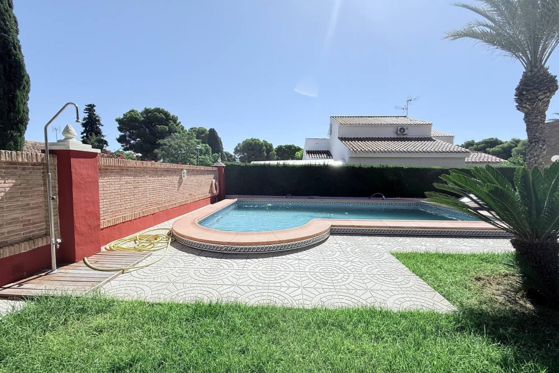 Resale - Villa -
Campoamor