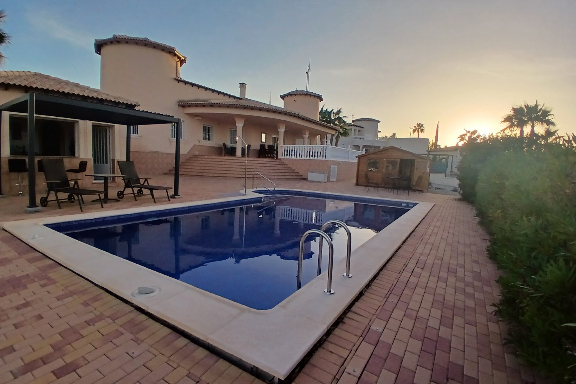 Resale - Villa -
Campos del Río - Inland